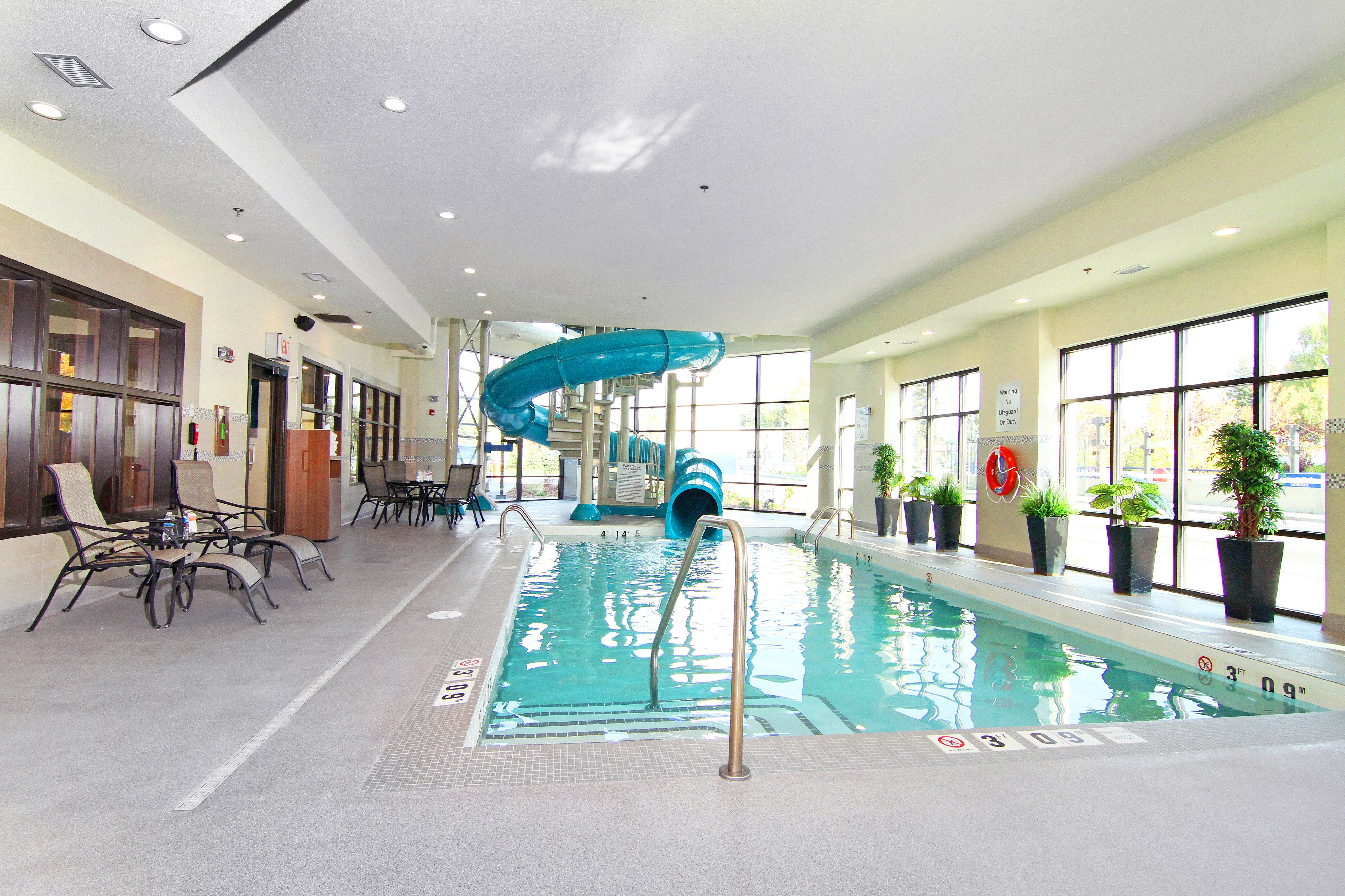 holiday inn express and suites calgary nw university area