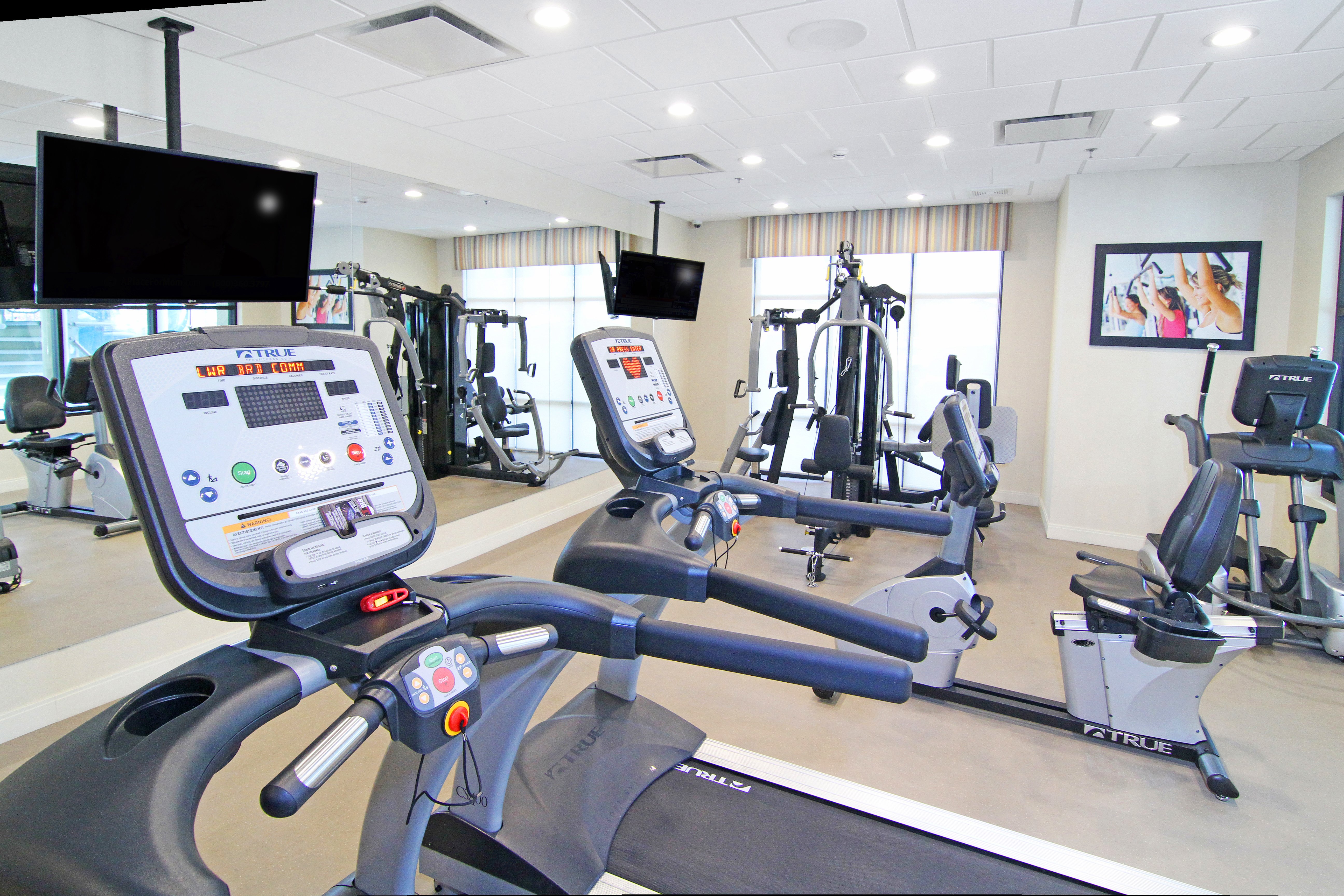 holiday inn express and suites calgary nw university area