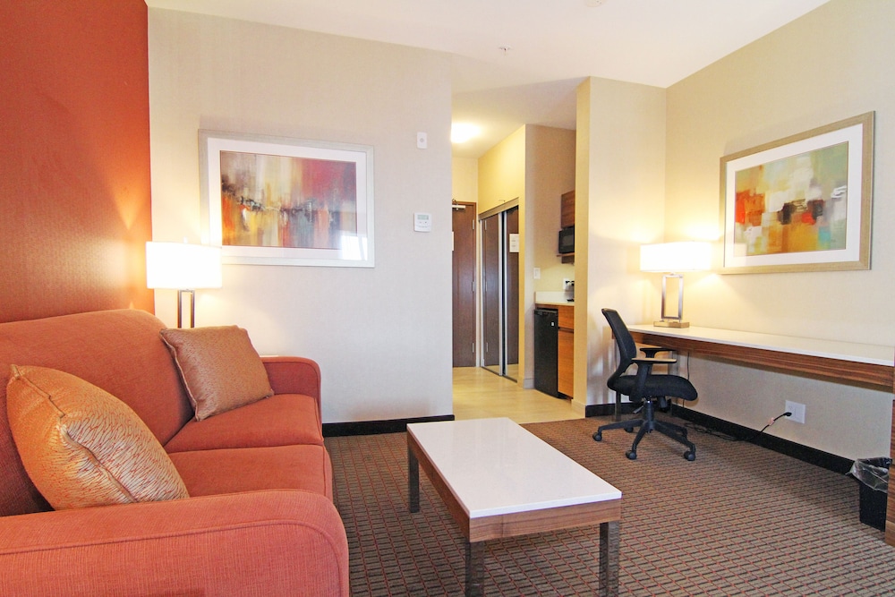 holiday inn express and suites calgary nw university area