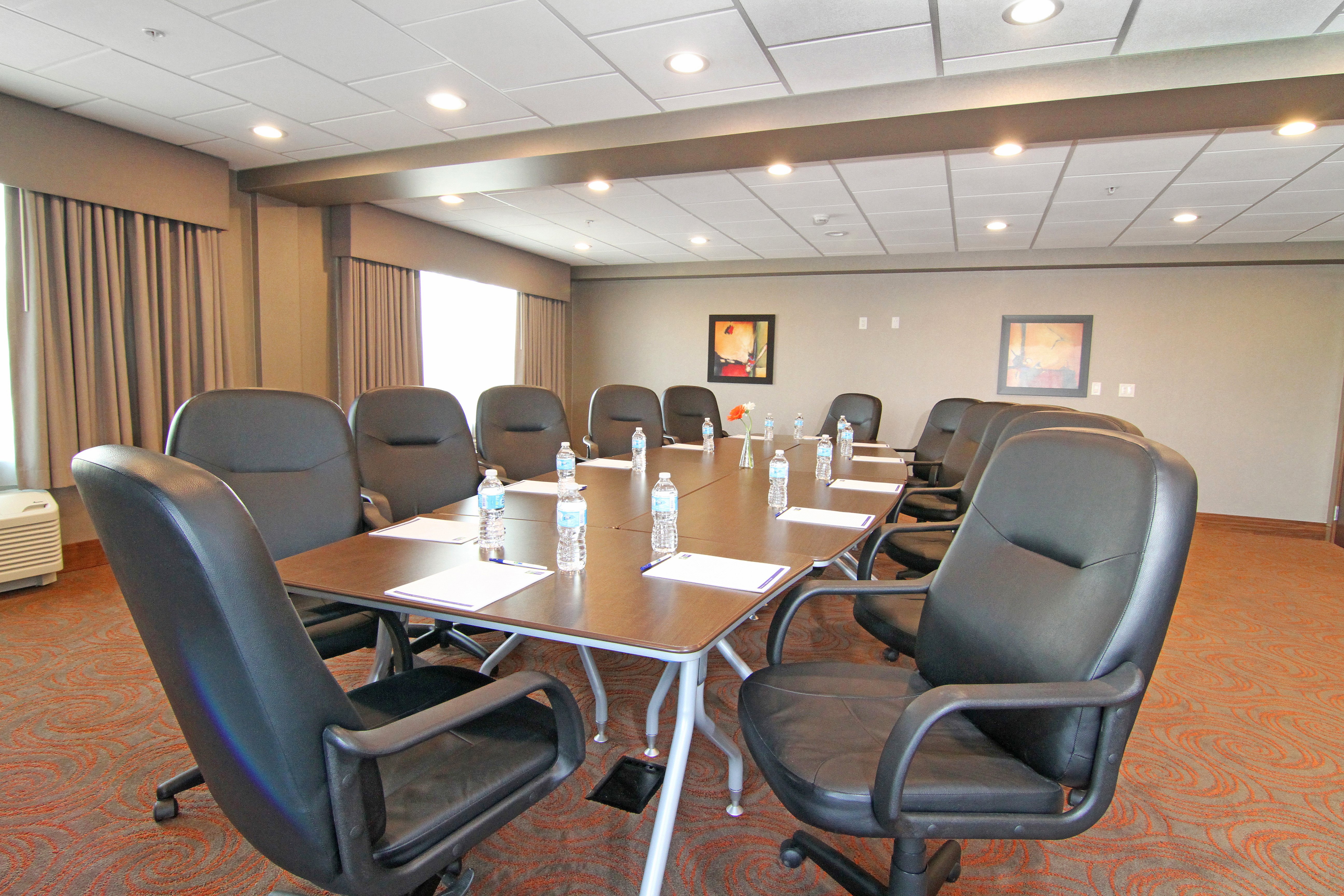 holiday inn express and suites calgary nw university area