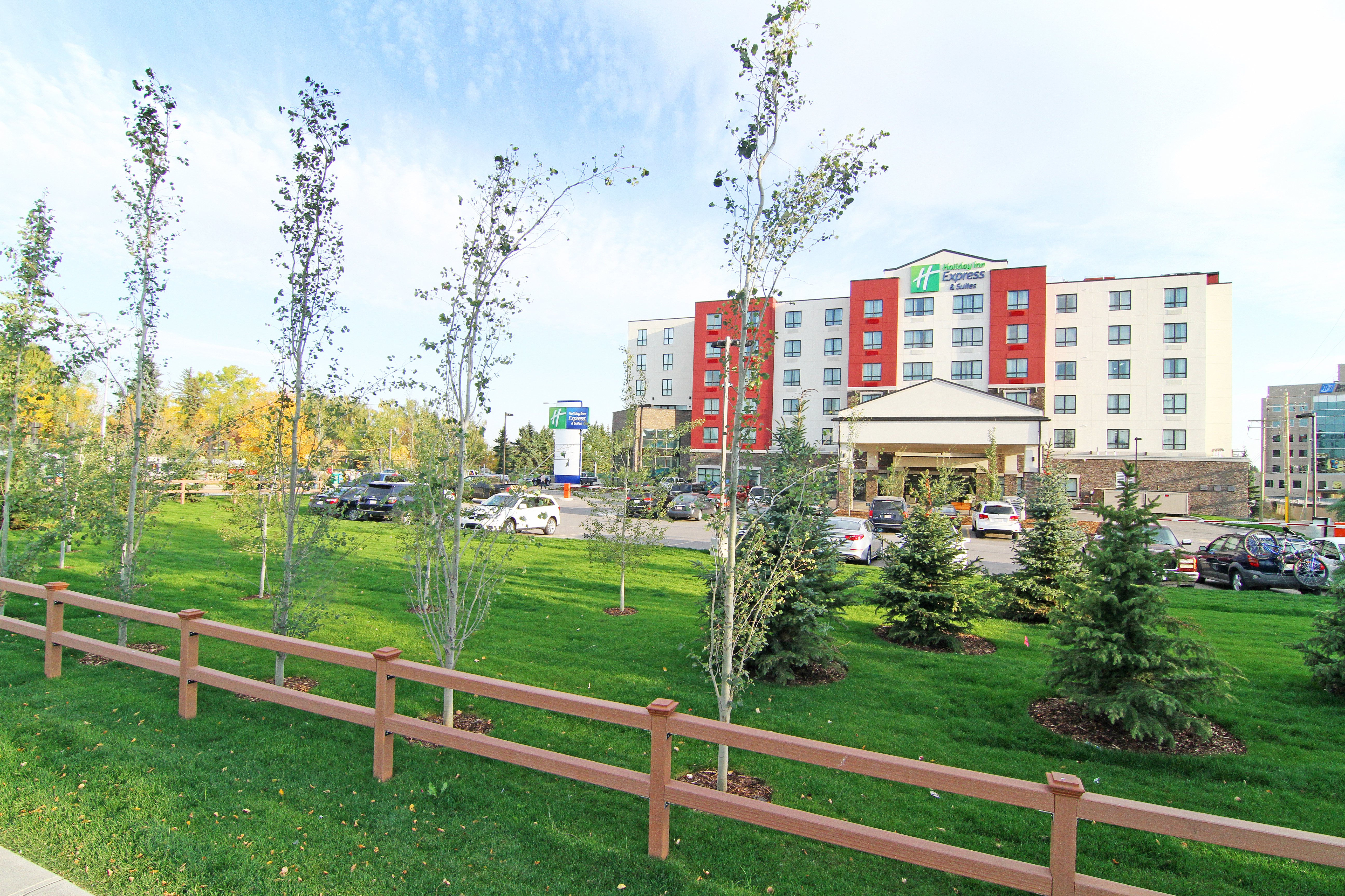 holiday inn express and suites calgary nw university area
