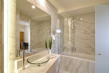 athens avenue hotel