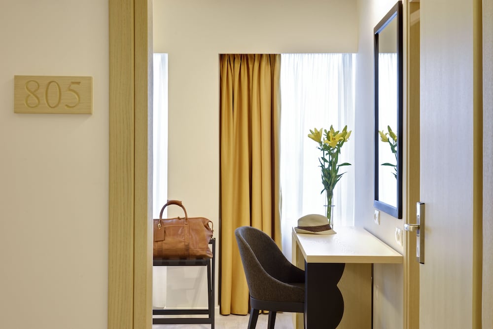 athens avenue hotel