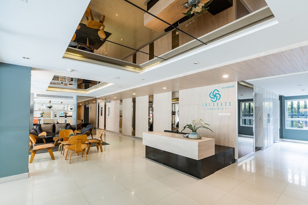 the grass serviced suites by at mind