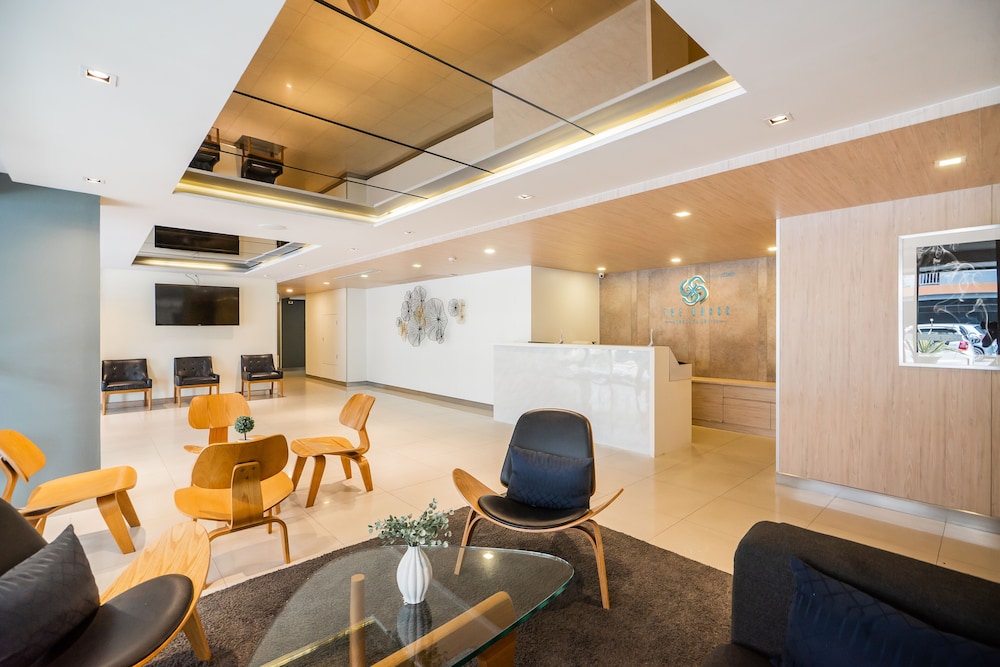 the grass serviced suites by at mind