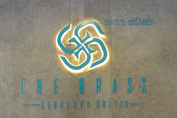 the grass serviced suites by at mind