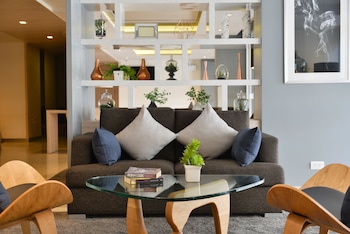 the grass serviced suites by at mind