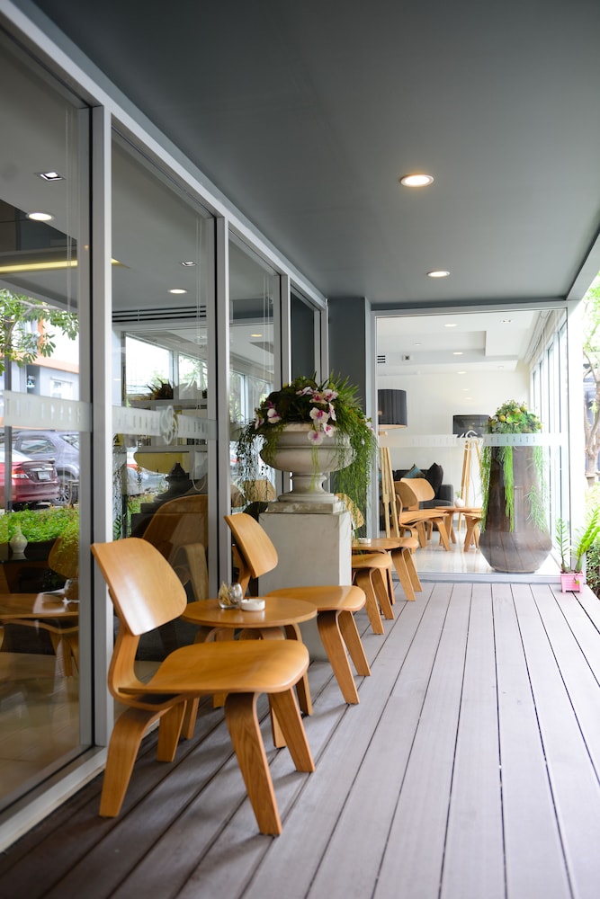 the grass serviced suites by at mind