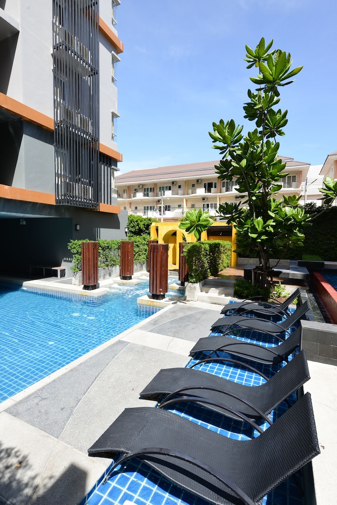 the grass serviced suites by at mind