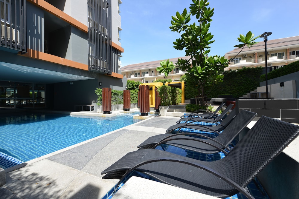 the grass serviced suites by at mind