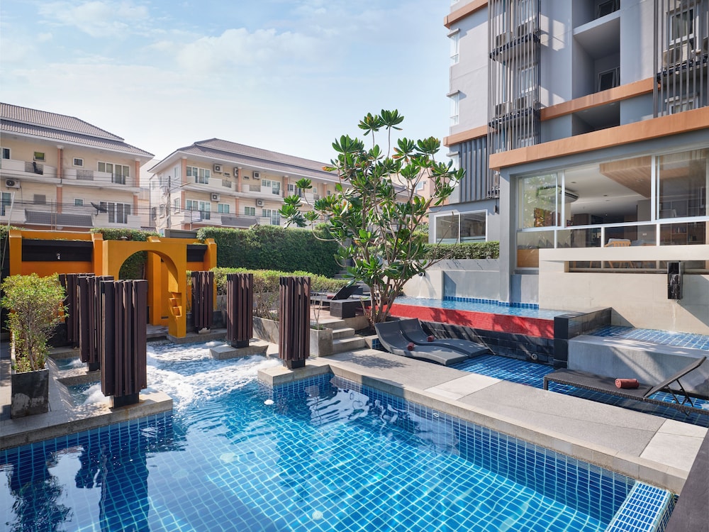 the grass serviced suites by at mind