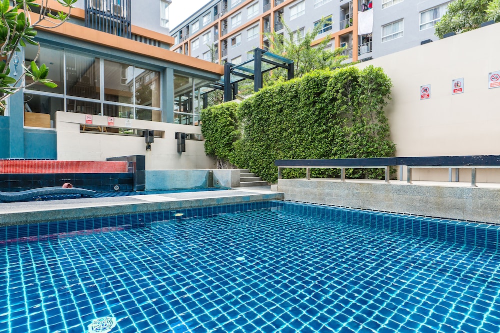 the grass serviced suites by at mind