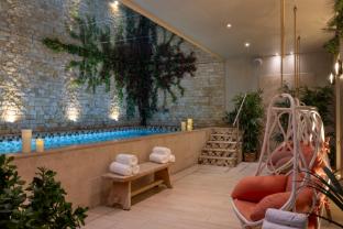 hotel and spa royal madeleine