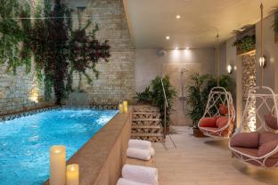 hotel and spa royal madeleine