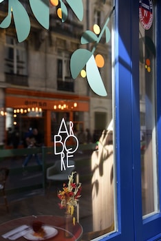 hotel and spa royal madeleine