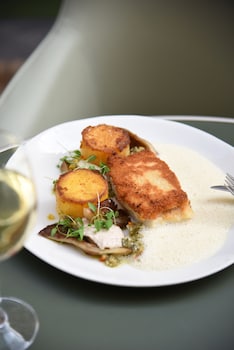 hotel and spa royal madeleine