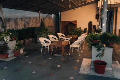 jugaad hostels