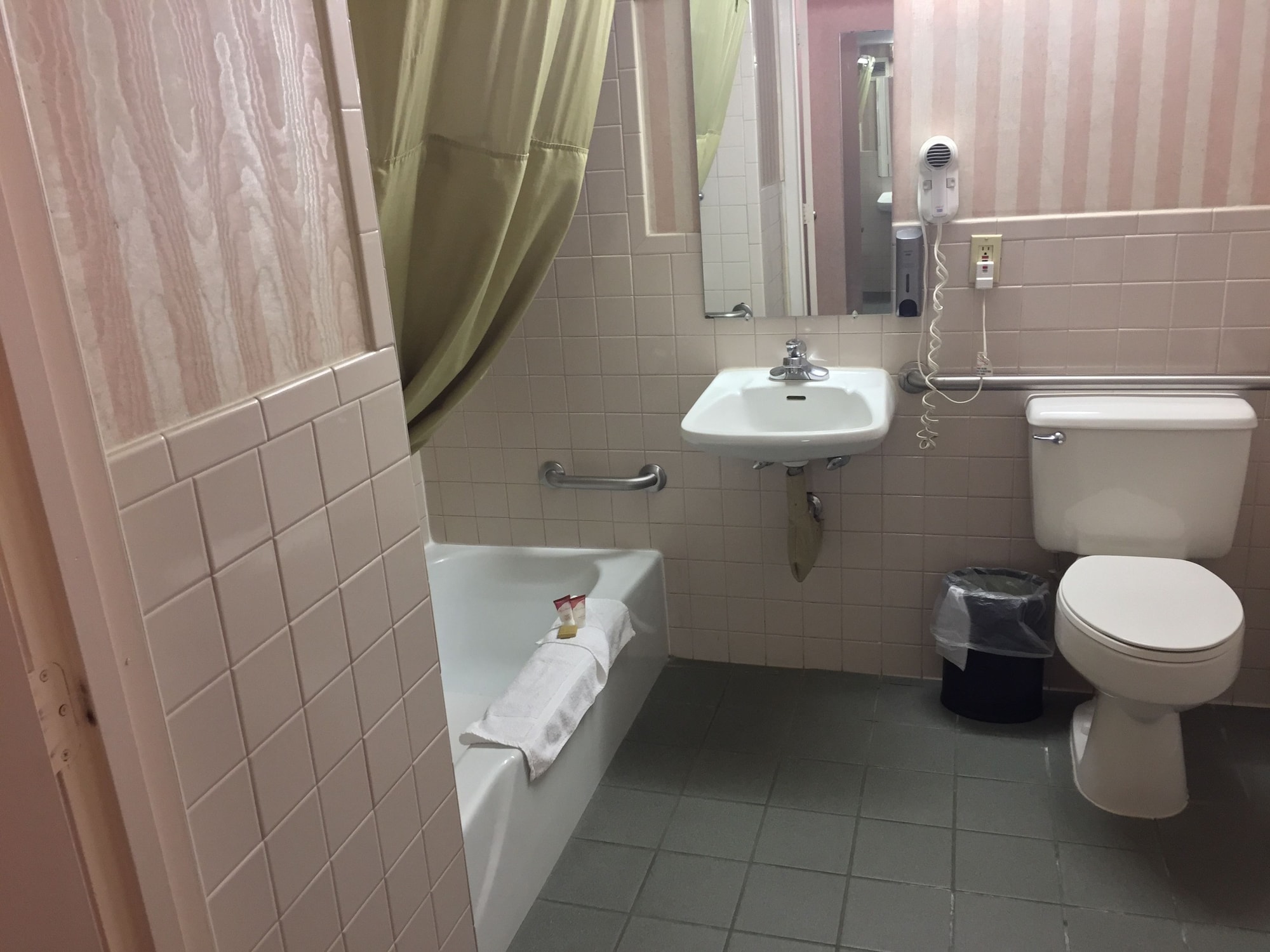 americas best value inn and suites boise