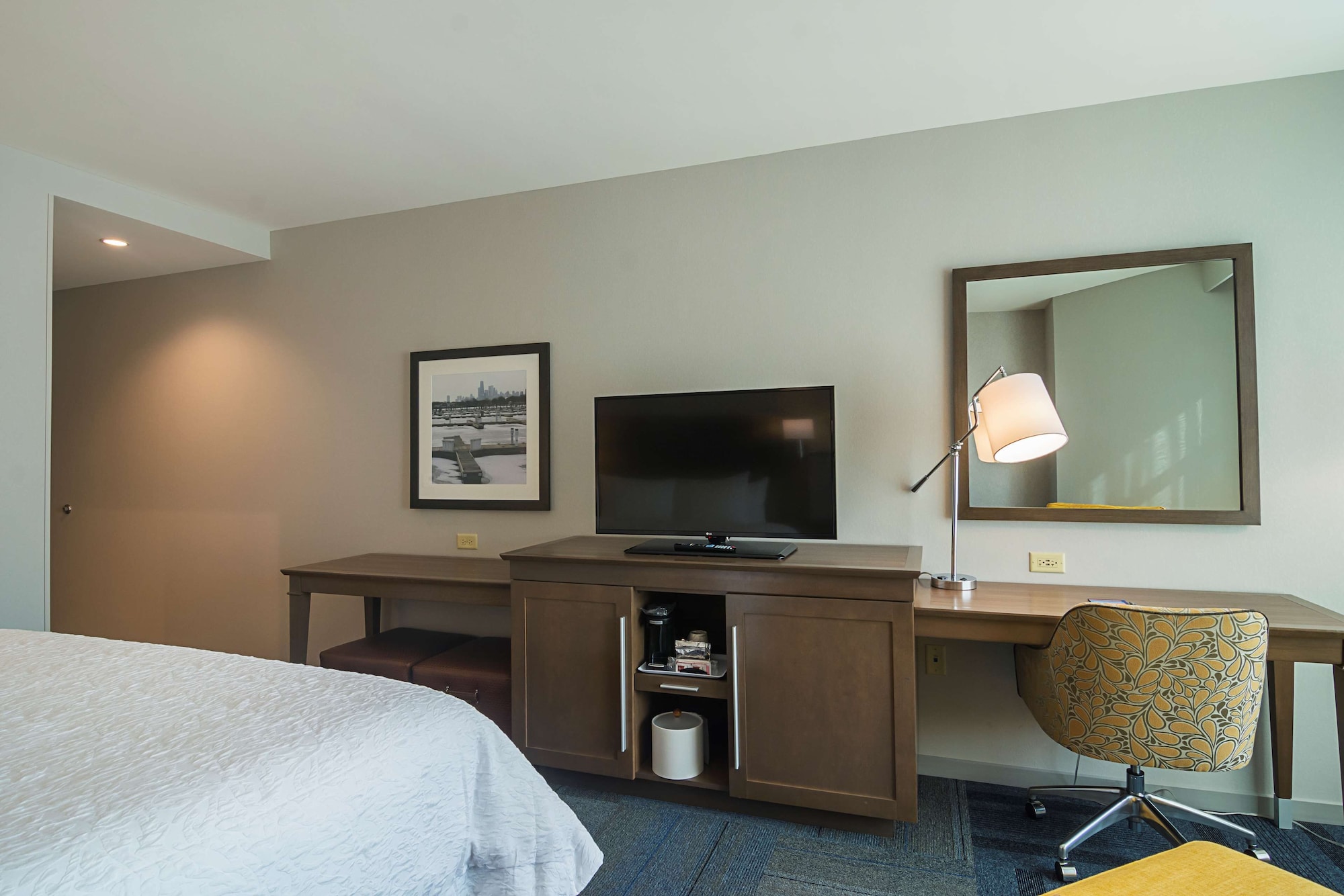 hampton inn chicago north loyola station