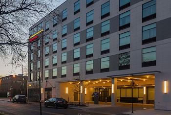 hampton inn chicago north loyola station