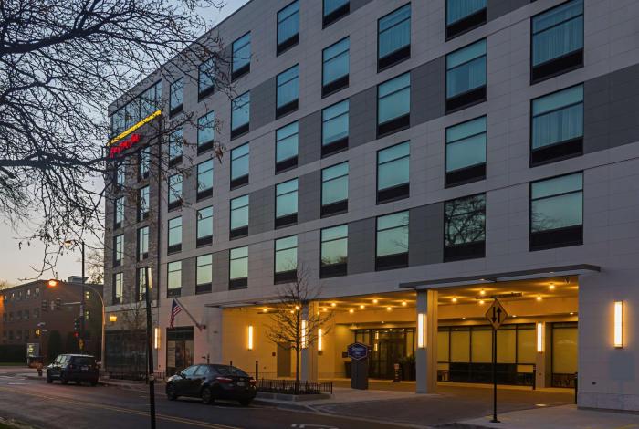 hampton inn chicago north loyola station