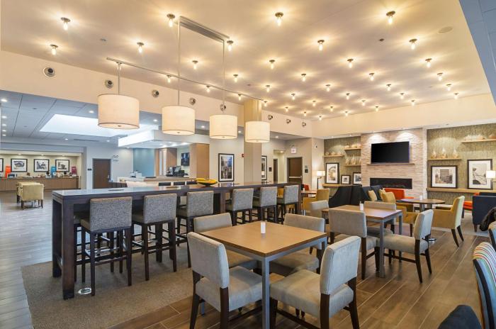 hampton inn chicago north loyola station