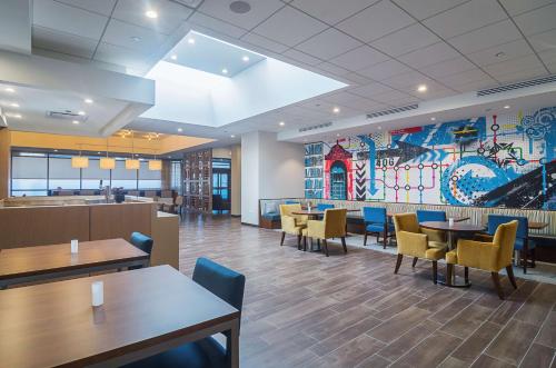 hampton inn chicago north loyola station