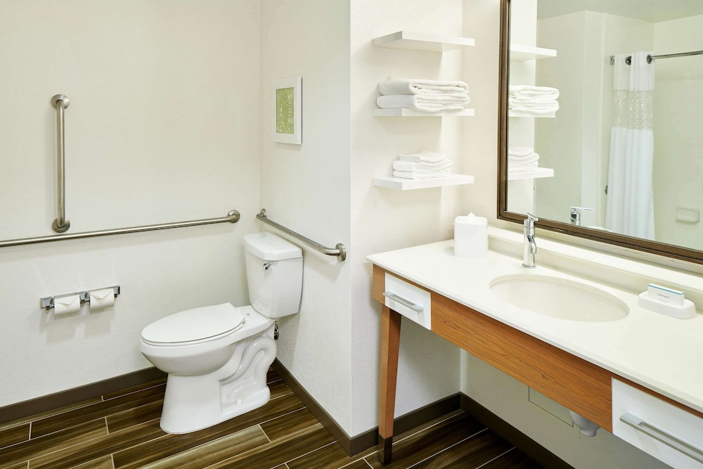 hampton inn and suites oahu kapolei