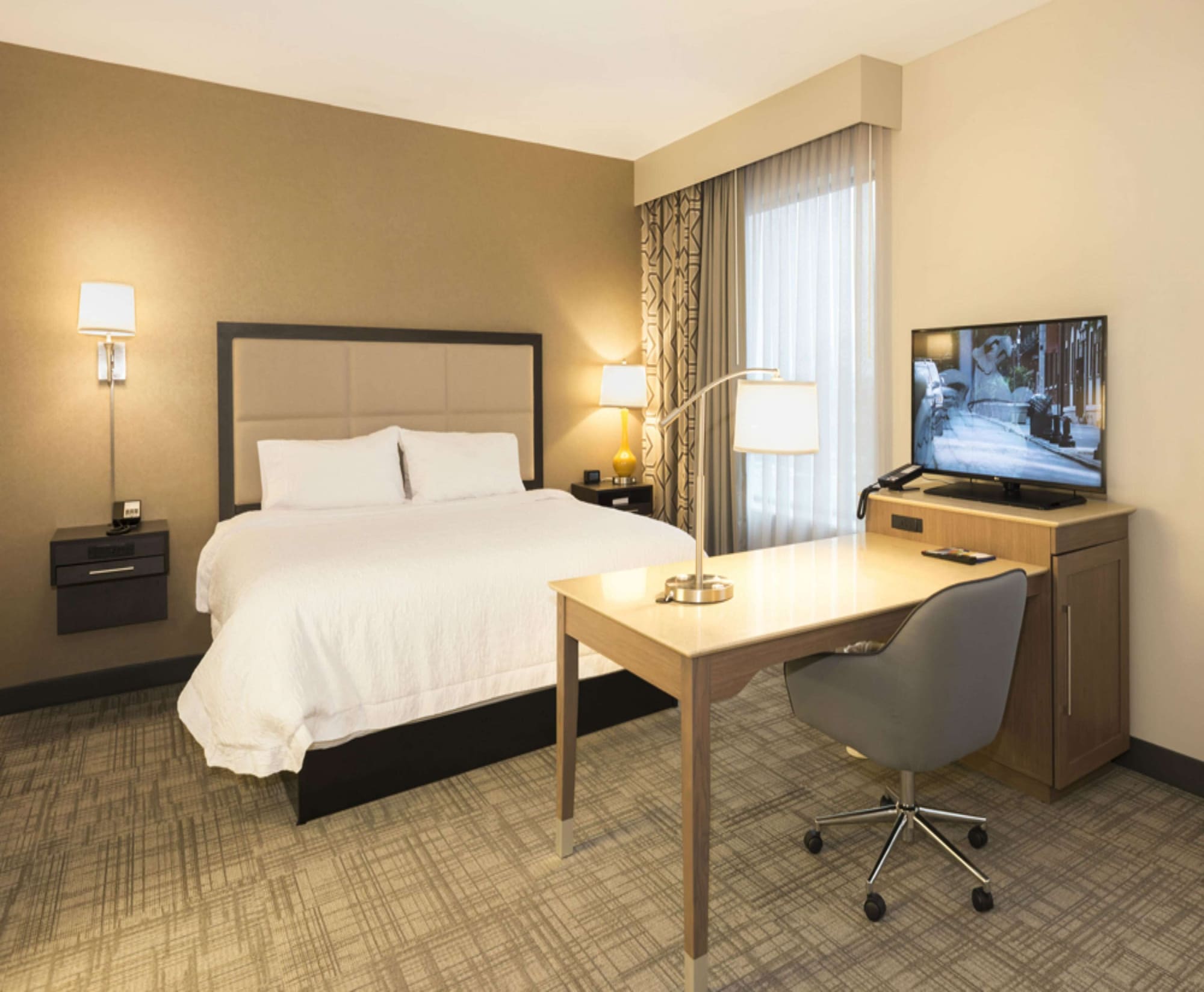 hampton inn and suites minneapolis university area