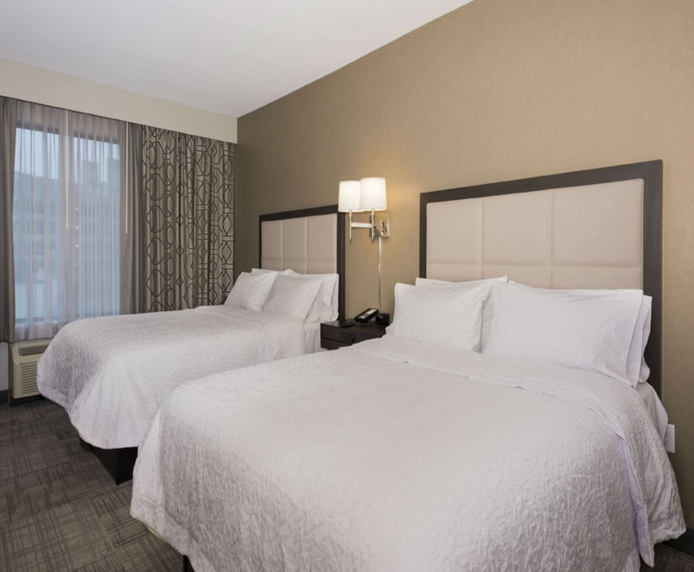 hampton inn and suites minneapolis university area