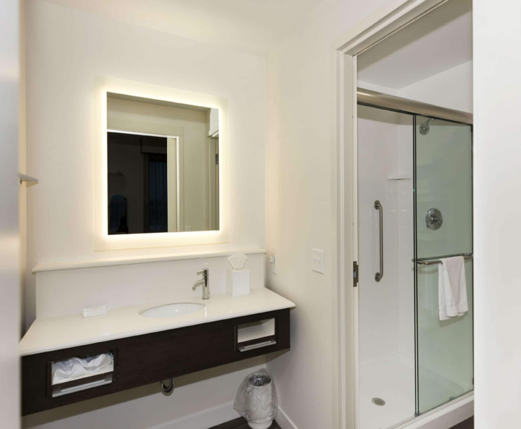 hampton inn and suites minneapolis university area
