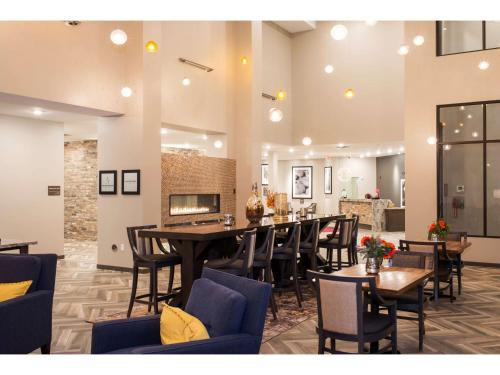 hampton inn and suites minneapolis university area