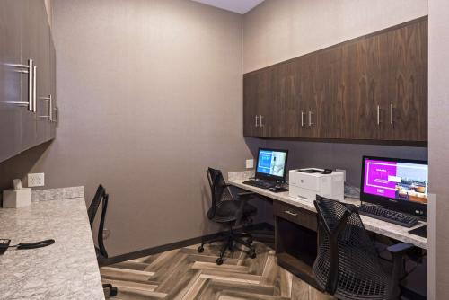 hampton inn and suites minneapolis university area
