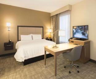 hampton inn and suites minneapolis university area