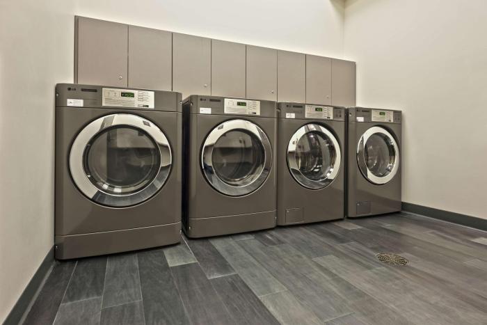 hampton inn and suites minneapolis university area