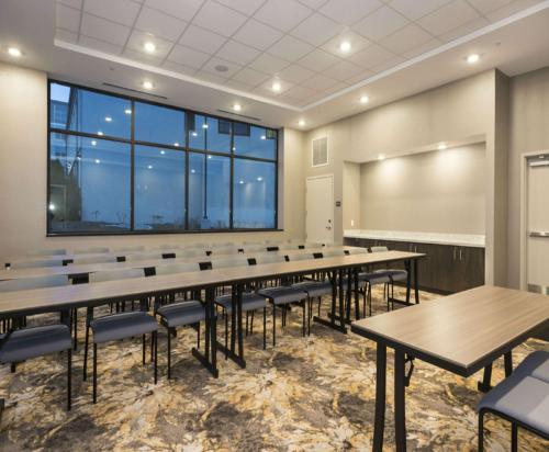 hampton inn and suites minneapolis university area