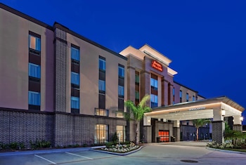 hampton inn and suites houston i 10 west park row