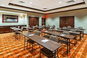 hampton inn and suites houston i 10 west park row