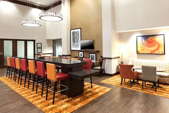 hampton inn and suites houston i 10 west park row