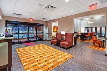 hampton inn and suites houston i 10 west park row