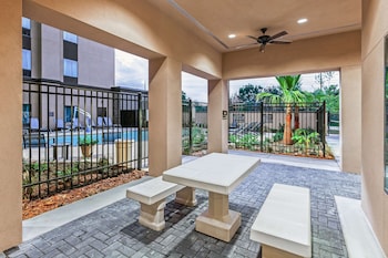 hampton inn and suites houston i 10 west park row