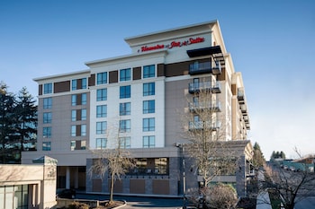 hampton inn and suites by hilton seattle northgate