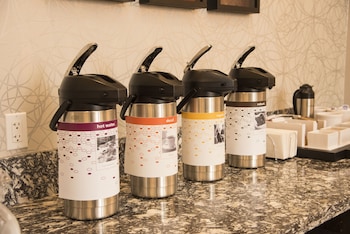 Hampton Inn & Suites By Hilton Thunder Bay,Ontario>>Thunder Bay,3 star