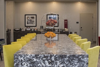 hampton inn and suites by hilton thunder bay