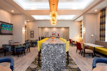 hampton inn and suites by hilton thunder bay