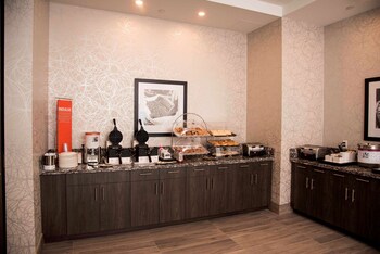 hampton inn and suites by hilton thunder bay