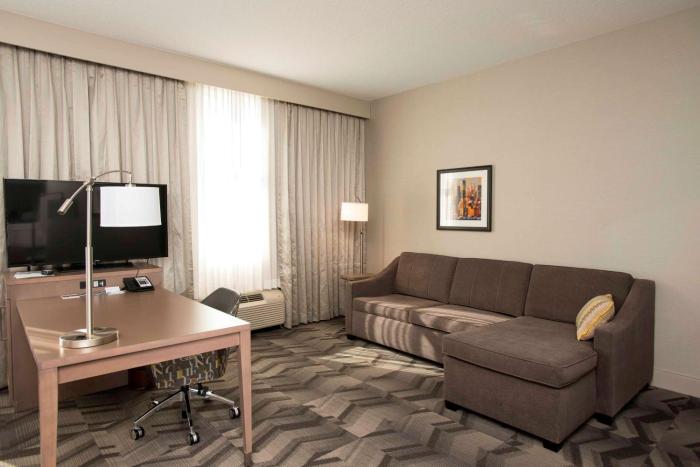 hampton inn and suites by hilton thunder bay