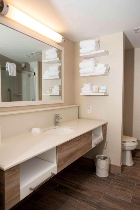 hampton inn and suites by hilton thunder bay