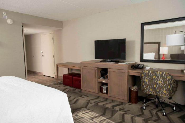 hampton inn and suites by hilton thunder bay