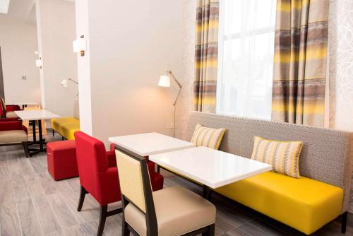 hampton inn and suites by hilton thunder bay